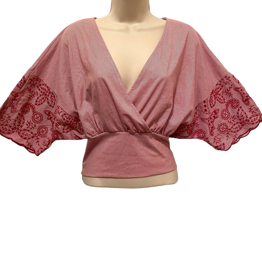 Haute Monde Women’s Cropped Embroidered Boho Drop Sleeve Shirt Small
